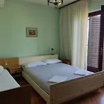 4 Bedrooms 50-70m To The Sea Until 11 People Apartman *
