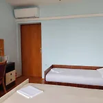 4 Bedrooms 50-70m To The Sea Until 11 People Apartman