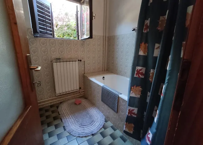 4 Bedrooms 50-70m To The Sea Until 11 People *