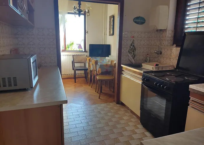 4 Bedrooms 50-70m To The Sea Until 11 People *