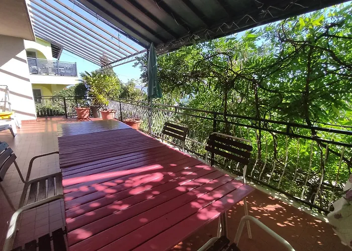 4 Bedrooms 50-70m To The Sea Until 11 People Dramalj