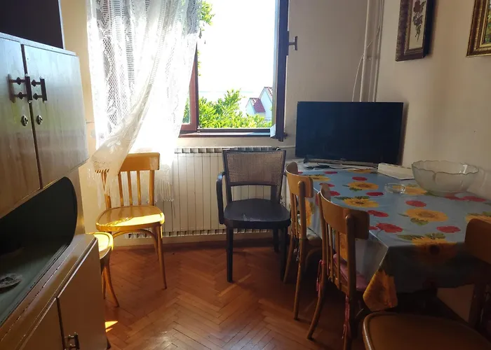 4 Bedrooms 50-70m To The Sea Until 11 People Dramalj