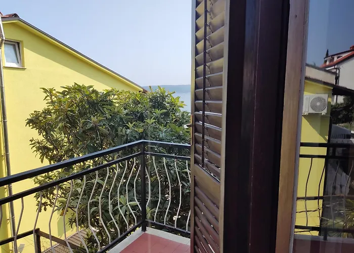4 Bedrooms 50-70m To The Sea Until 11 People Dramalj