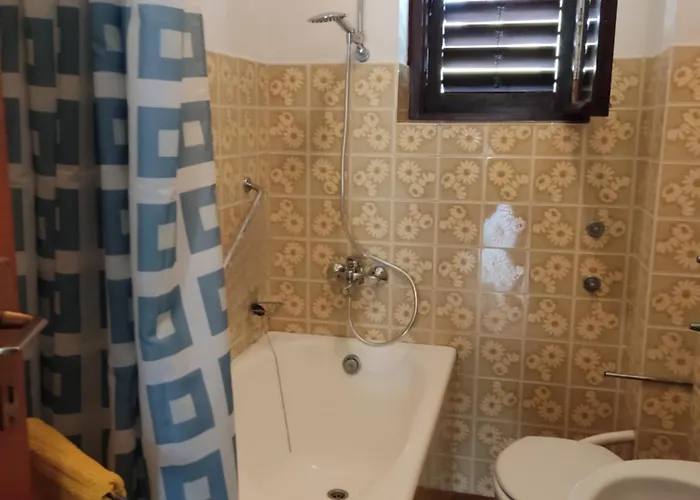 4 Bedrooms 50-70m To The Sea Until 11 People *