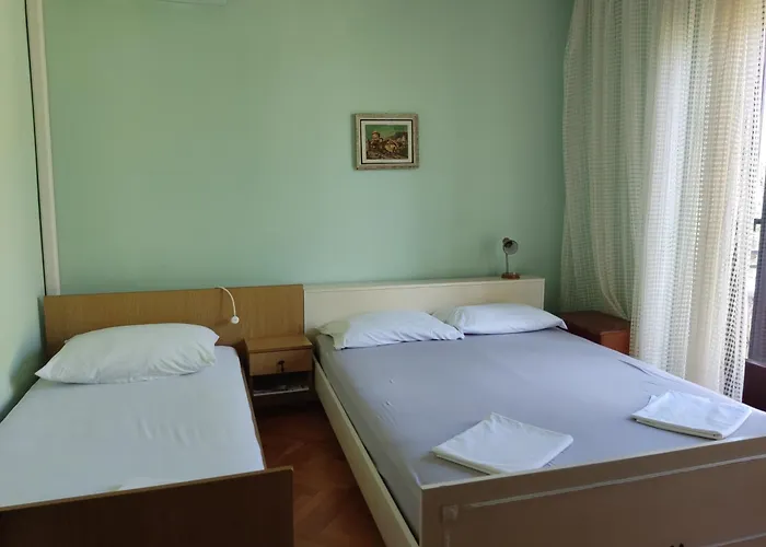 4 Bedrooms 50-70m To The Sea Until 11 People Appartamento