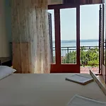 Apartment 4 Bedrooms 50-70m To The Sea Until 11 People
