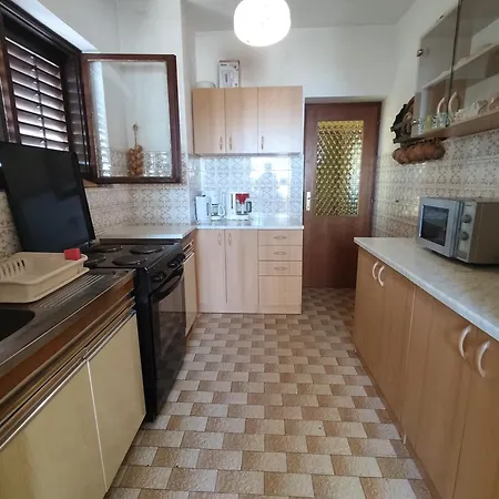 Approx 50-70M To Sea Apartment Dramalj 4 Bedrooms 4-10 People *