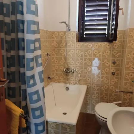 Approx 50-70M To Sea Apartment Dramalj 4 Bedrooms 4-10 People *