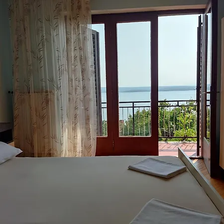Apartment Approx 50-70M To Sea Apartment Dramalj 4 Bedrooms 4-10 People *