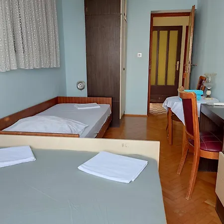 Approx 50-70M To Sea Apartment Dramalj 4 Bedrooms 4-10 People