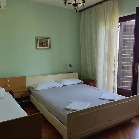 Approx 50-70M To Sea Apartment Dramalj 4 Bedrooms 4-10 People Apartment *