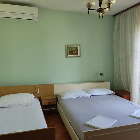 Approx 50-70M To Sea Apartment Dramalj 4 Bedrooms 4-10 People * Dramalj