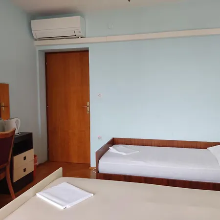 Approx 50-70M To Sea Apartment Dramalj 4 Bedrooms 4-10 People Apartment