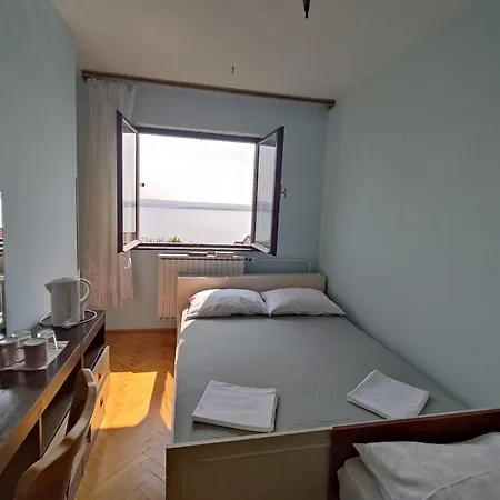 Approx 50-70M To Sea Apartment Dramalj 4 Bedrooms 4-10 People *