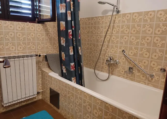 Apartment 4 Bedrooms 50-70m To The Sea Until 11 People