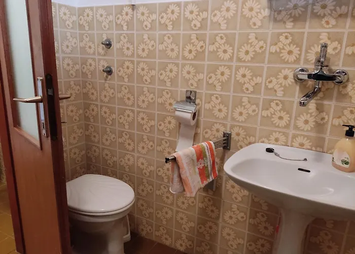Apartment 4 Bedrooms 50-70m To The Sea Until 11 People *