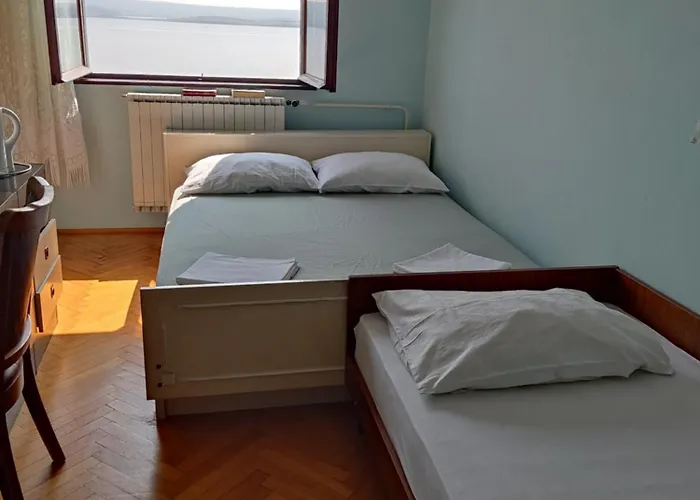 4 Bedrooms 50-70m To The Sea Until 11 People *
